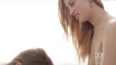 Jouer Due amiche vengono scopate da un giovane che scopa quello che vuole