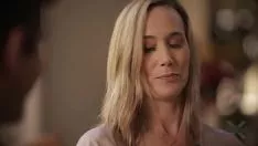 Jouer Cette femme folle à grosse bite prend tout dans sa chatte
