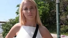 Afspelen Product Poesje heeft seks op straat - Pornofilms