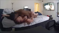 Afspelen Onverzadigbare Cougar keert terug voor meer BBC: interraciale MILF-actie