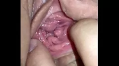 Play Wet Pussy Close-Up: Fingering Action with a Moist Kulka