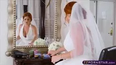 Jouer La mariée perverse aime les bites très fortement dans les chattes