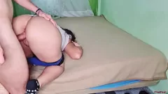 Redare Pornstar latină fierbinte iubește sexul dur doggystyle în camera ei