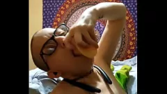 Oynat Yeni Yıl Orgazm Aşırı Yükleme: Dildos, Kedi Oyunu ve Deepthroat Action