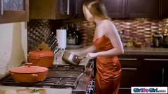 Reproducir Celebración lesbiana de coño afeitado: Hot Alison Rey y Hazel Moore