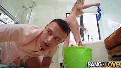 Jouer Hardcore Step-Mom Fun: Reagan Lush & Johnny Love
