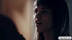 Odtwórz Przystojny facet bez zabezpieczenia brunetki TS przyrodnia siostra Chris Damned
