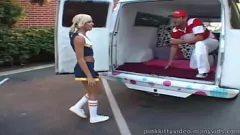 Jouer Il delizioso gelato in faccia di Kacey Jordan prima di un'intensa sessione di sesso